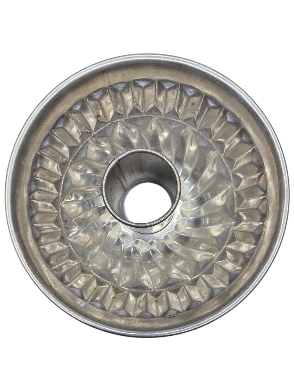 Kaiser 9 Inch Bundt Baking Pan Vintage Jello Mold Collectible Kitchen Bakeware